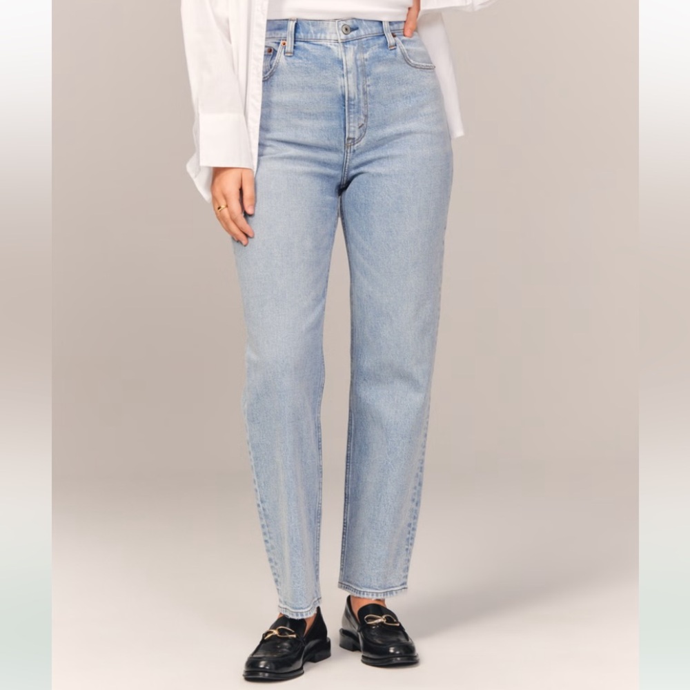Abercrombie Curve Love Ultra High Rise Ankle Straight Jean